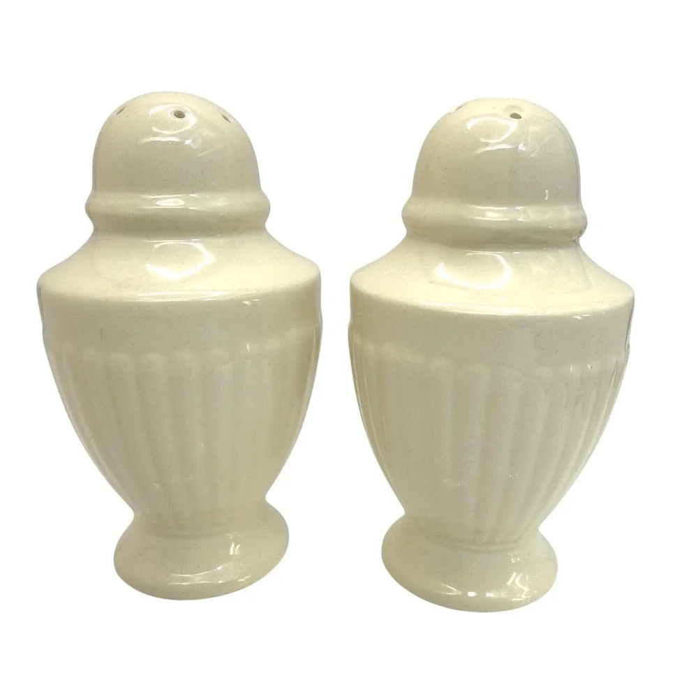 Wedgwood‎ Edme Salt & Pepper Shakers Creamware England Vintage Set